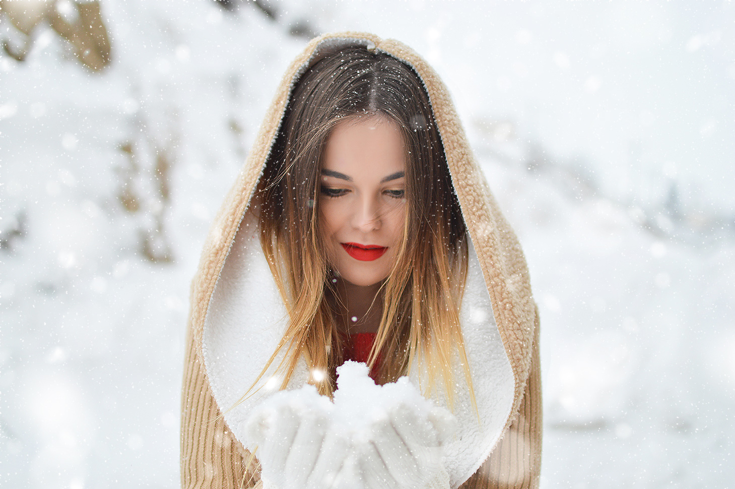 Красотка на снегу - 19 фото