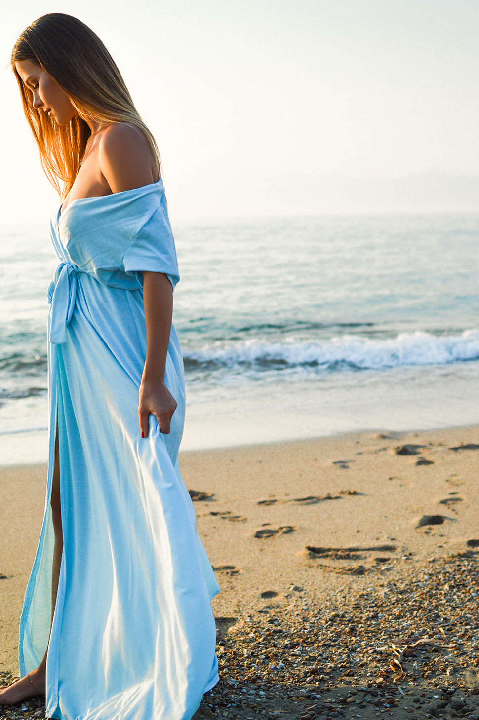 5 Reasons Why To Look More Feminine in Greece by Tamara Bellis