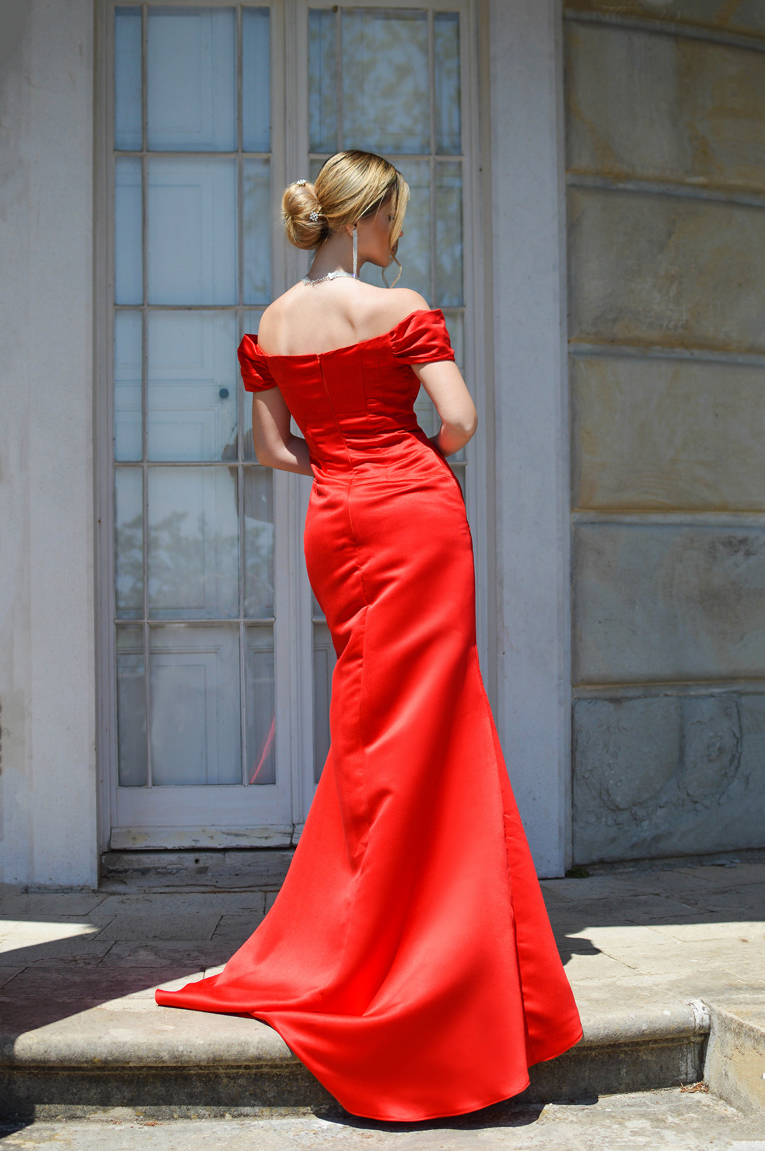 Lady in Red by Tamara Bellis